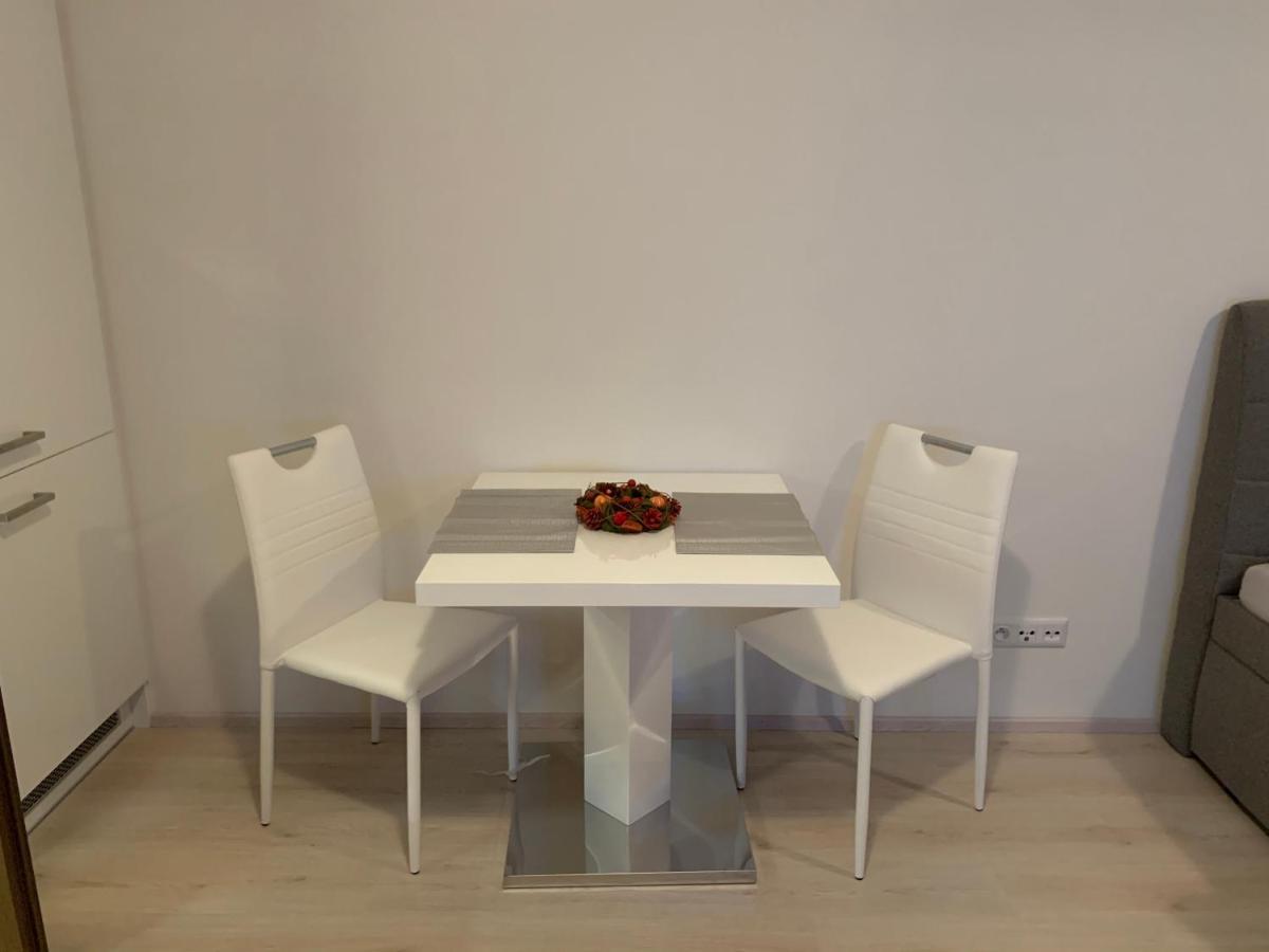 Modern Apartment In The City Center Plzen Bagian luar foto